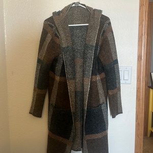 Natural Reflections (Bass Pro ) hooded sweater- new condition